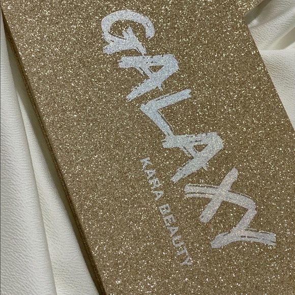 Kara Beauty Professional Eyeshadow Palette. New - Picture 3 of 3